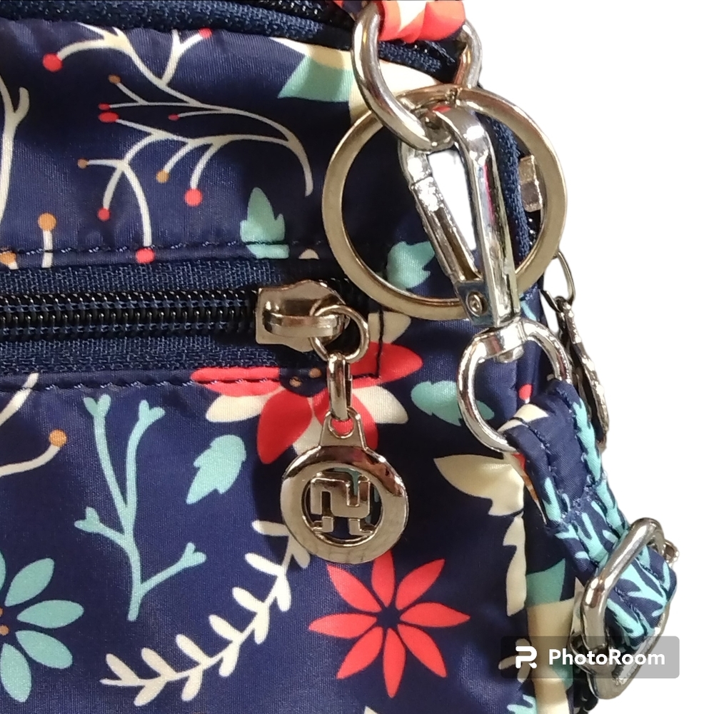 Joe L Shi Fashion navy crossbody bag. - Picture 12 of 13